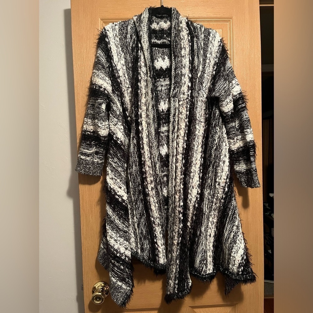 Kensie Oversized Black and White Cardigan